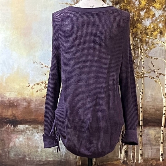 EUC EXPRESS Purple Loose Knit Top with Adjustable Side Rushing - Picture 4 of 8